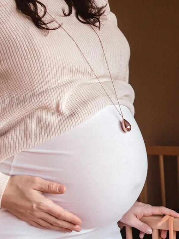 PROUD MAMA Bolakoru äidille ketjulla, babybell Pisara ruusukulta |