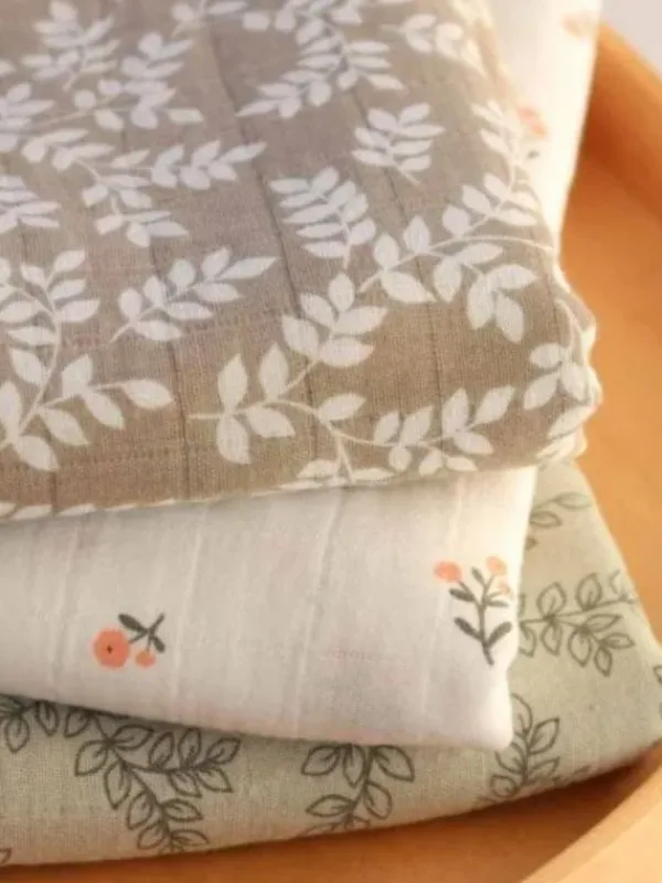 A LITTLE LOVELY COMPANY Luomupuuvillainen harso 60x60 2-pack, Leaves-taupe