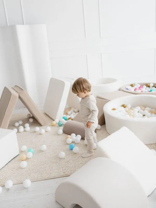 Pehmustettu pallomeri, leikkialusta, liukumäki ja portaat - Teddy Beige