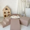 Pehmustettu pallomeri, leikkialusta, liukumäki ja portaat - Beige