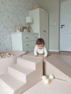 Pehmustettu pallomeri, leikkialusta, liukumäki ja portaat - Beige